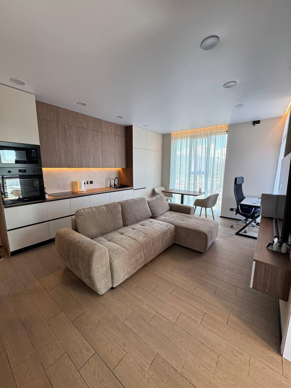 Designer 2+1 Apartment in Black Sea Towers — Photo 2