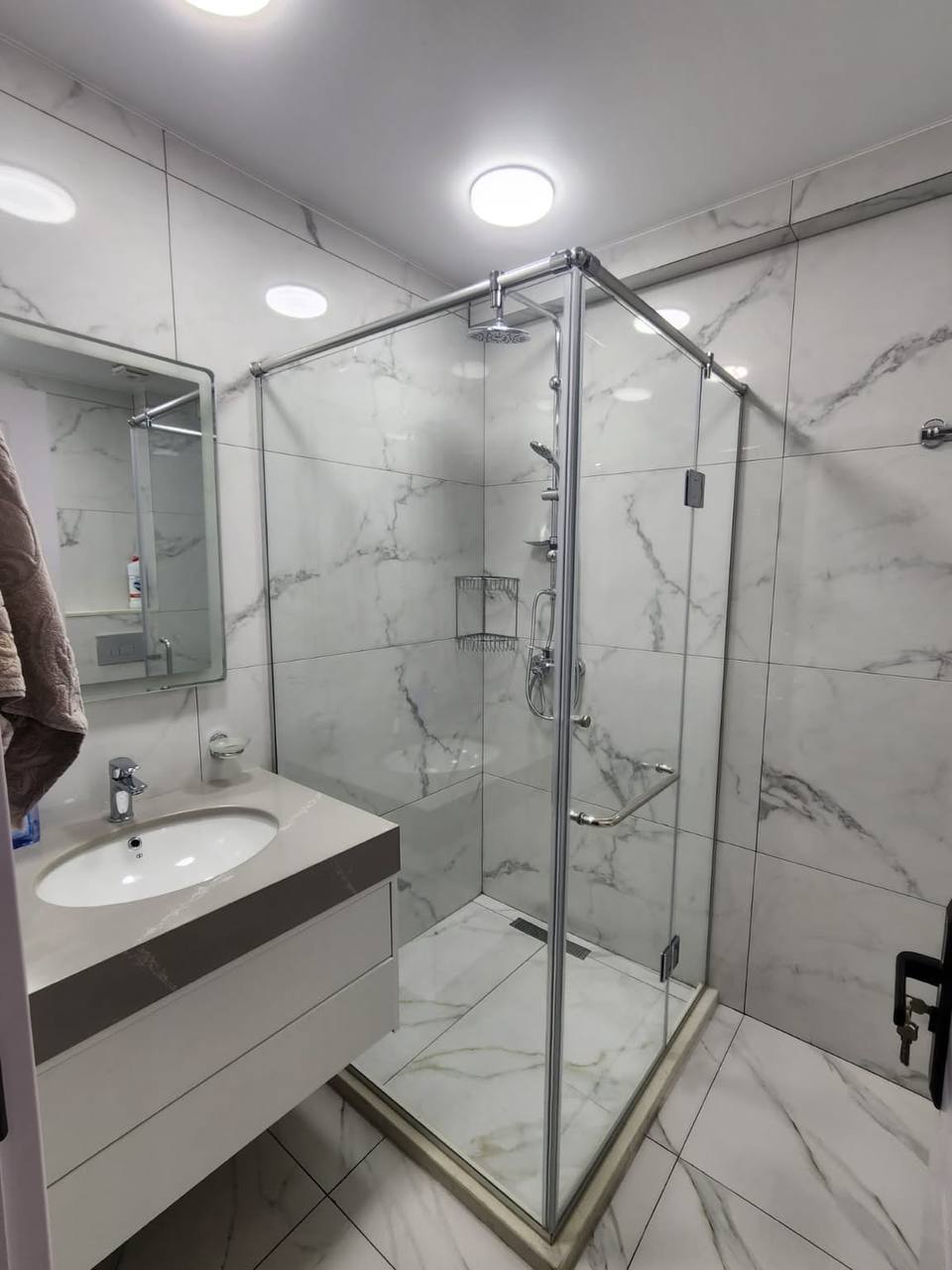 Fully furnished studio apartment in Black Sea Towers, Block B — Photo 7