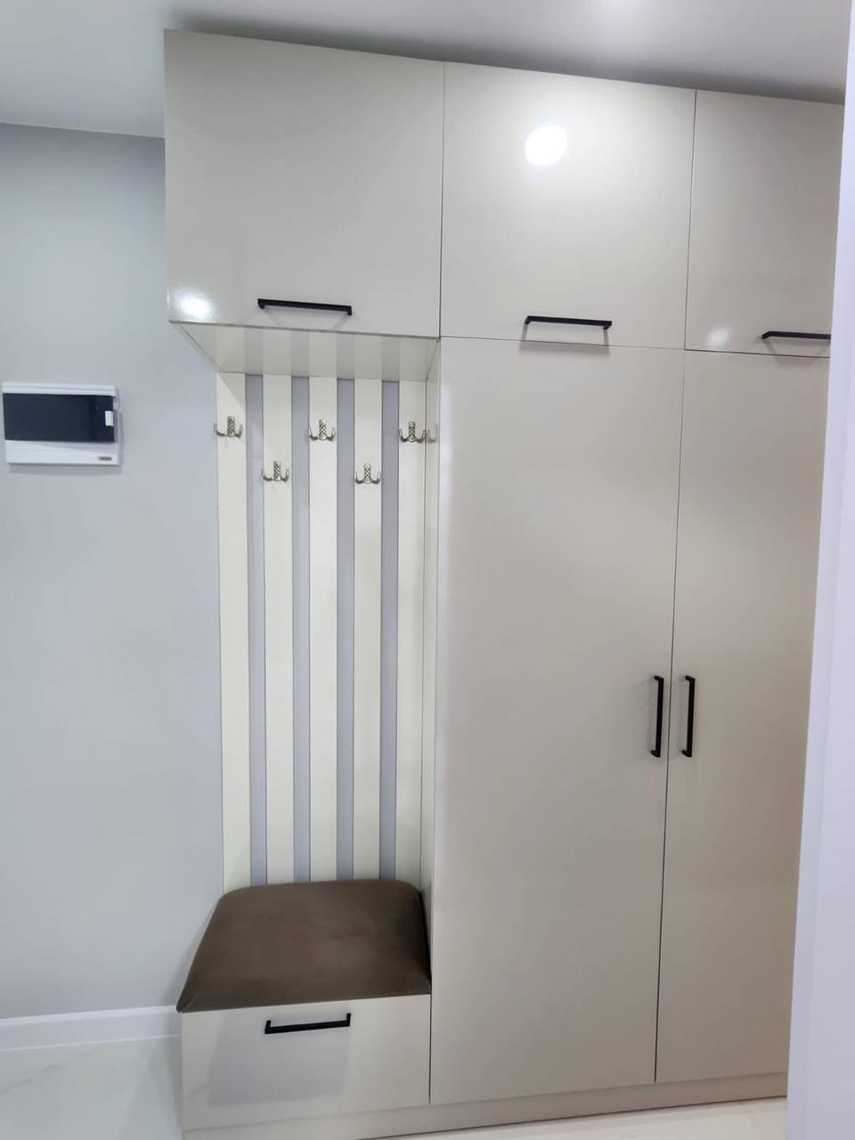 Fully furnished studio apartment in Black Sea Towers, Block B — Photo 3