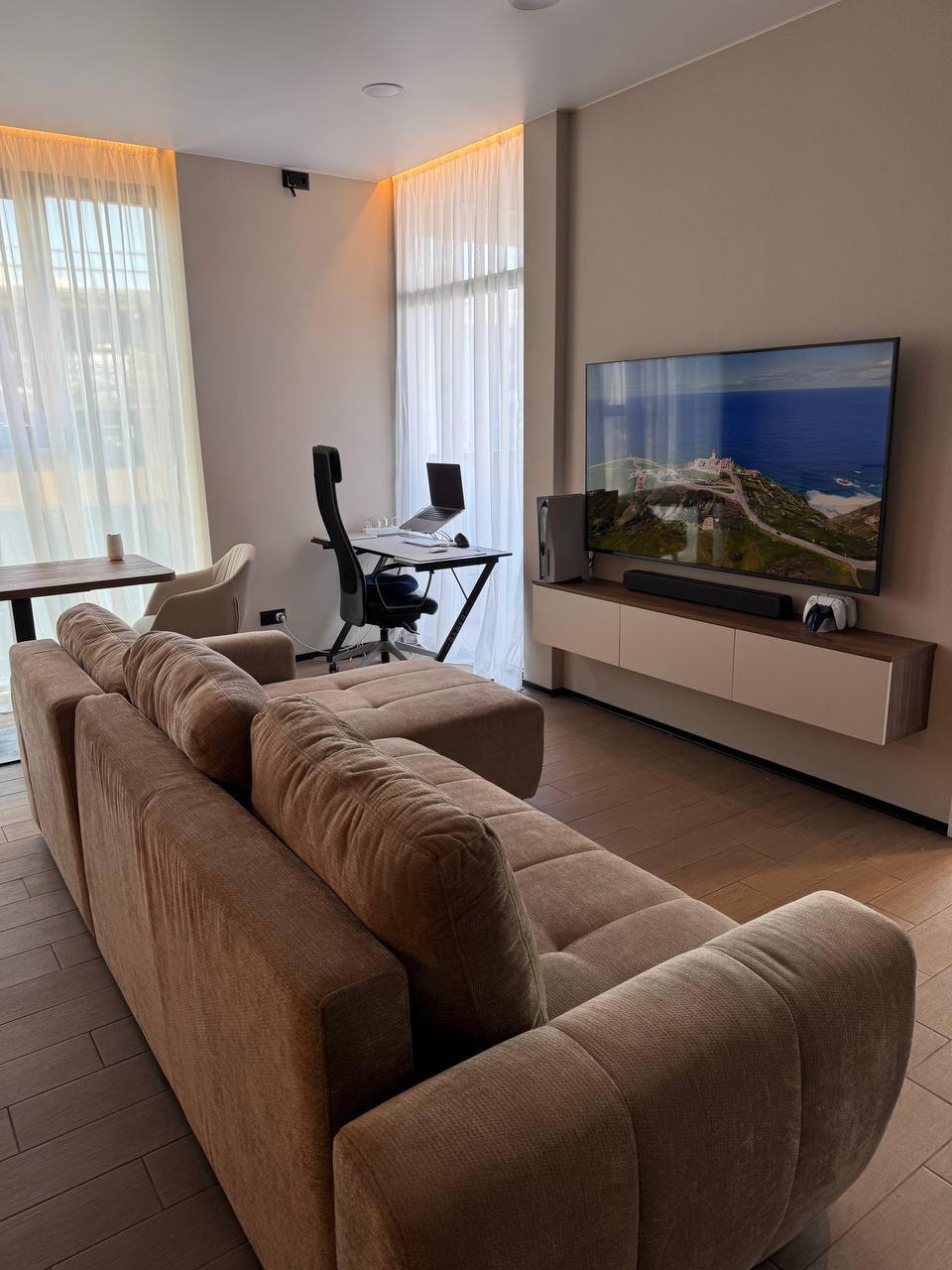 Designer 2+1 Apartment in Black Sea Towers