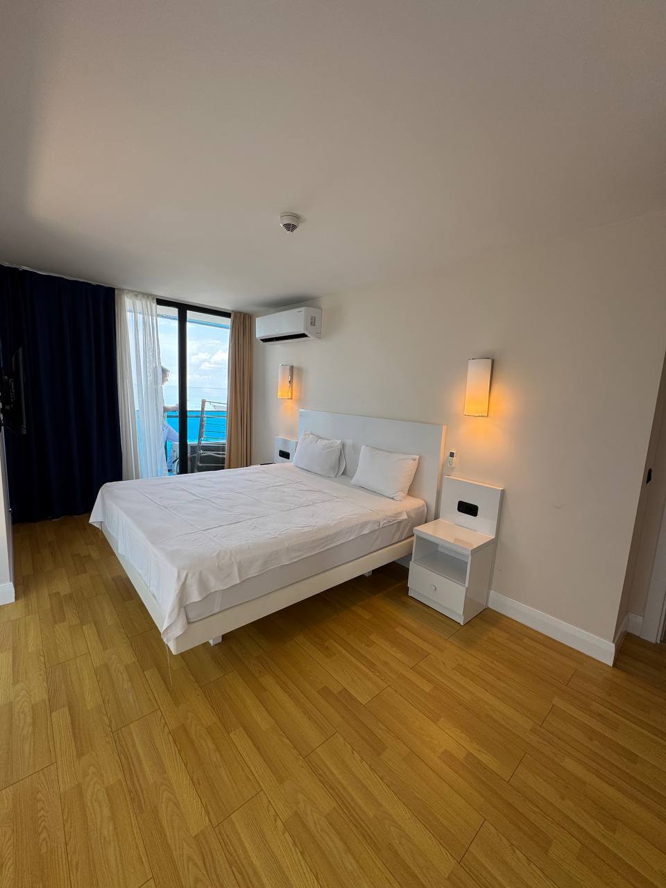 1+1 apartment in Orbi City D1 with panoramic views — Photo 3