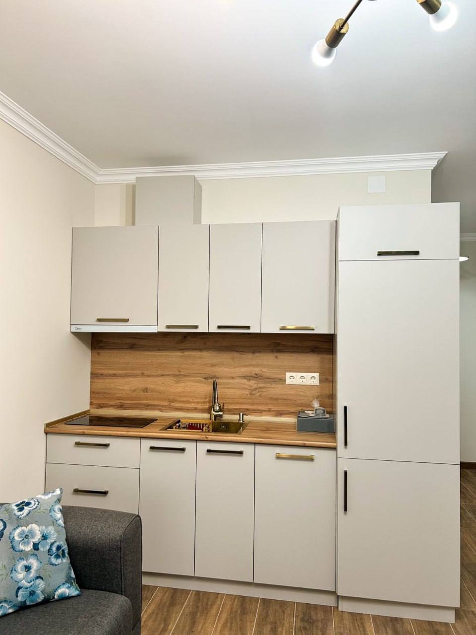 Studio apartment at Bagrationi Residence with a view of Heroes' Alley — Photo 4