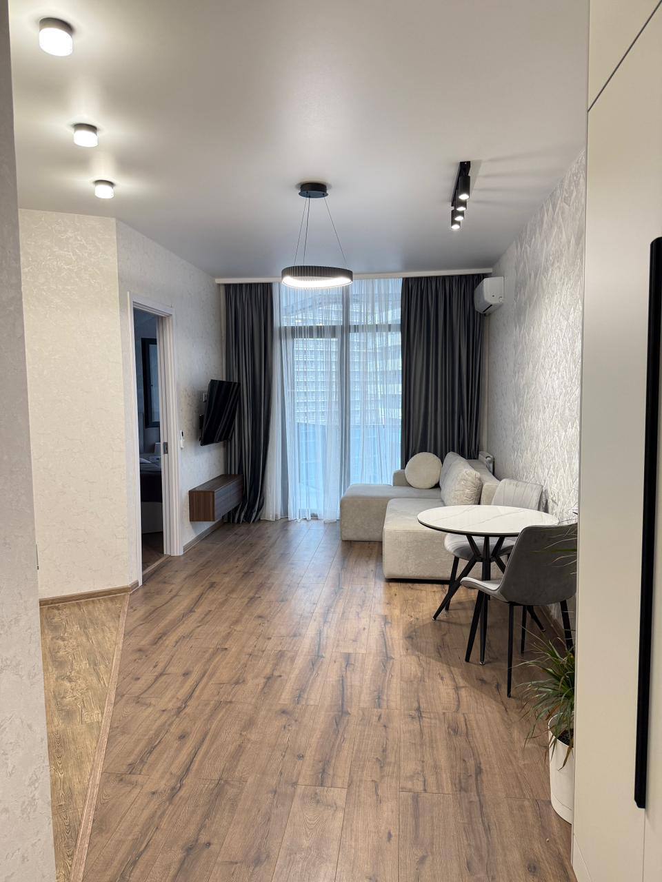 1+1 Apartment at Bagrationi Residence in Batumi — Photo 1