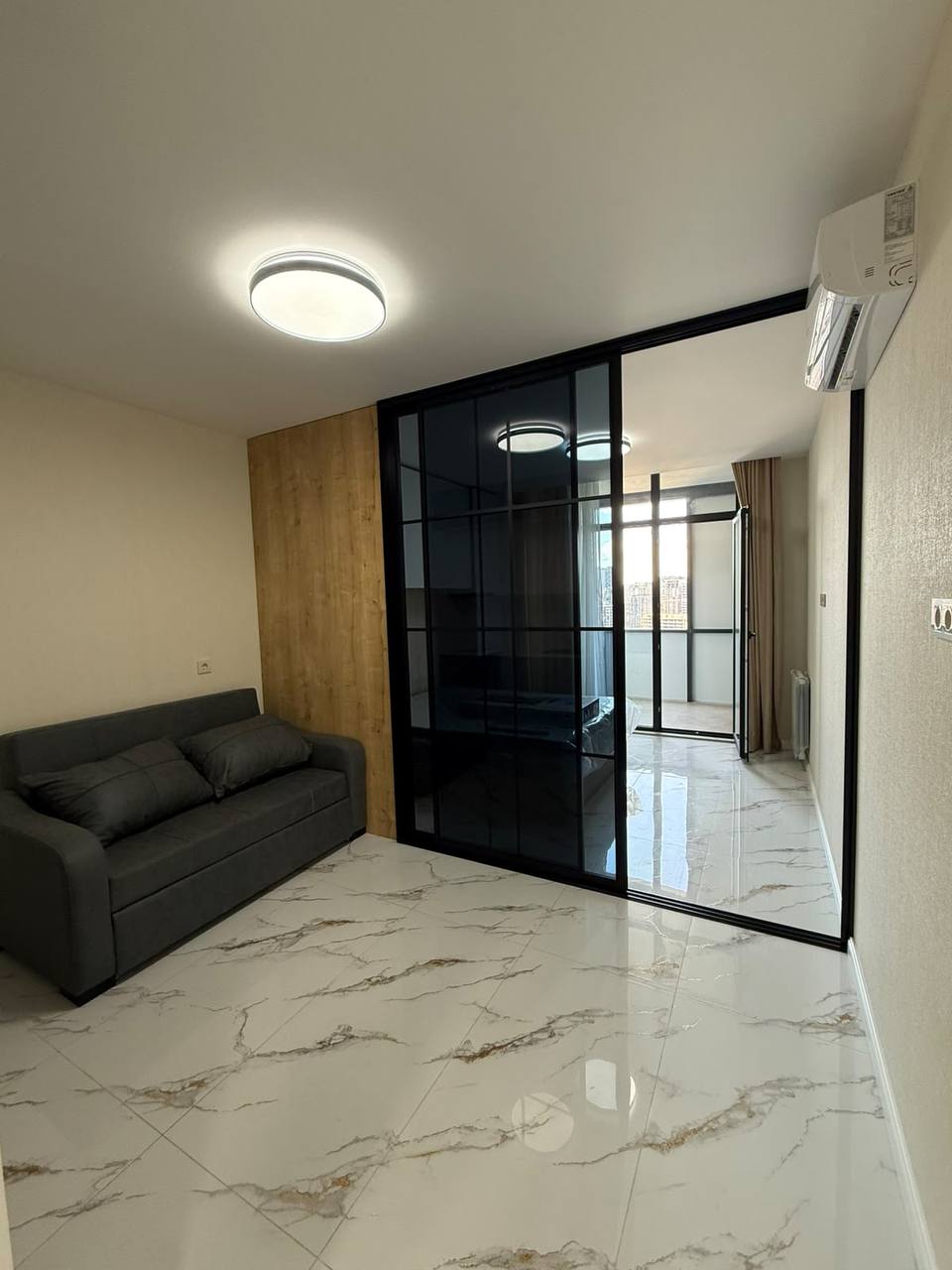 Studio in der Bagrationi Residence mit Blick auf das Stadion — Foto 1