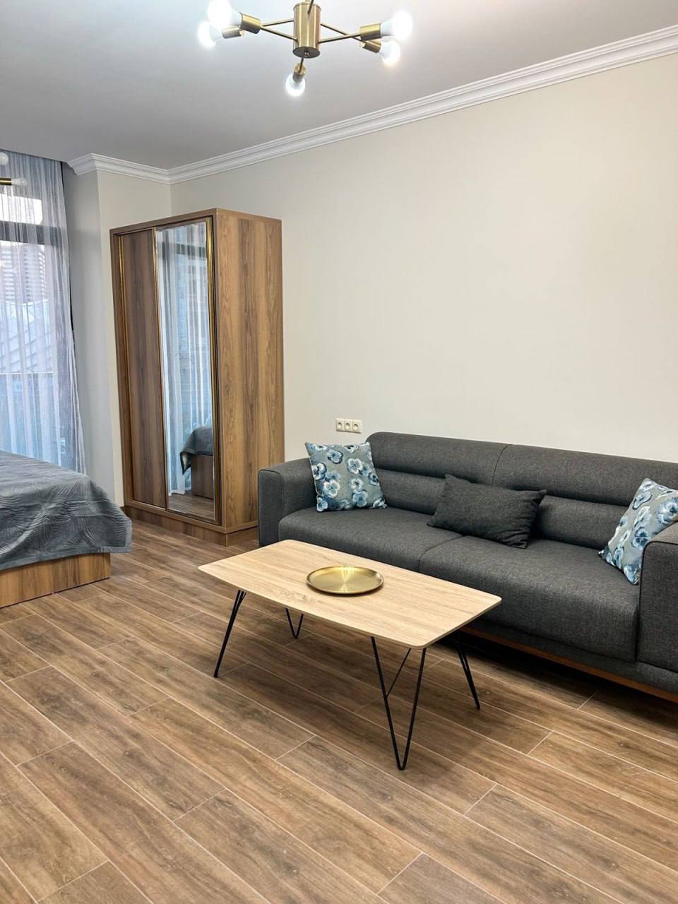 Studio apartment at Bagrationi Residence with a view of Heroes' Alley — Photo 3