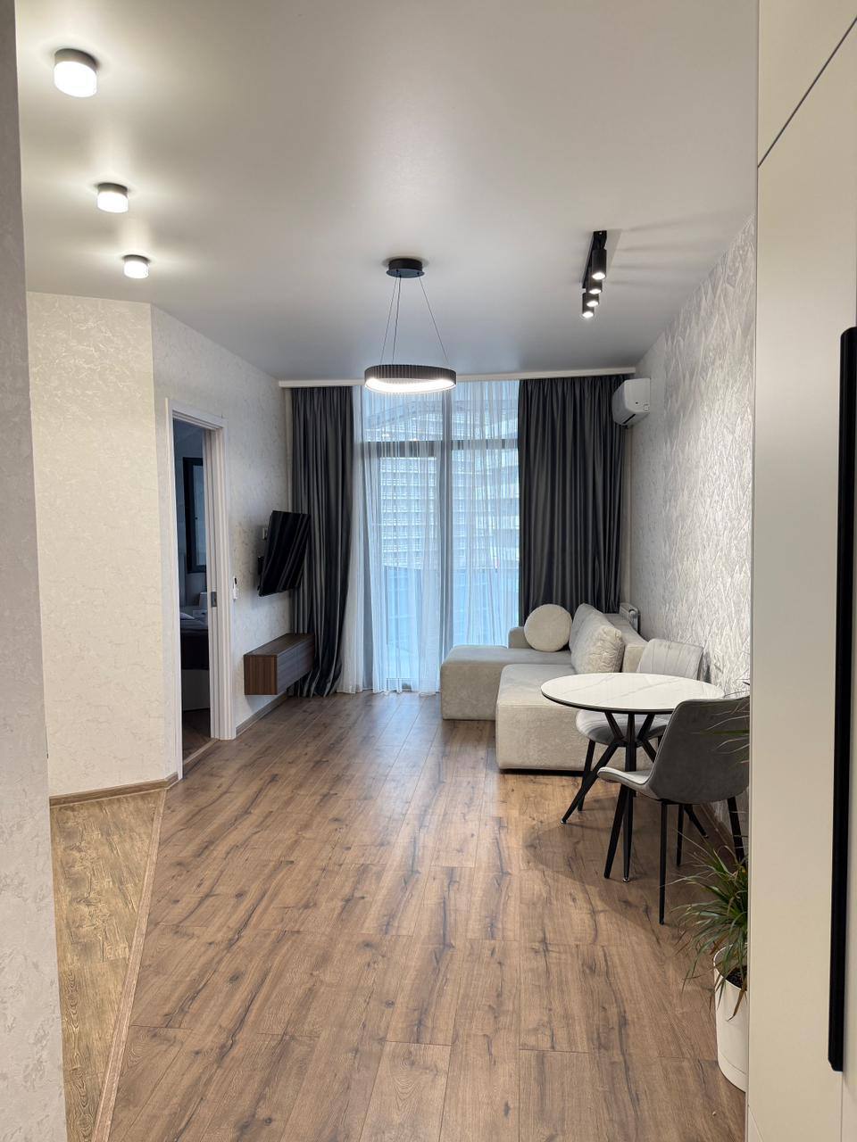 1+1 Apartment at Bagrationi Residence in Batumi — Photo 2