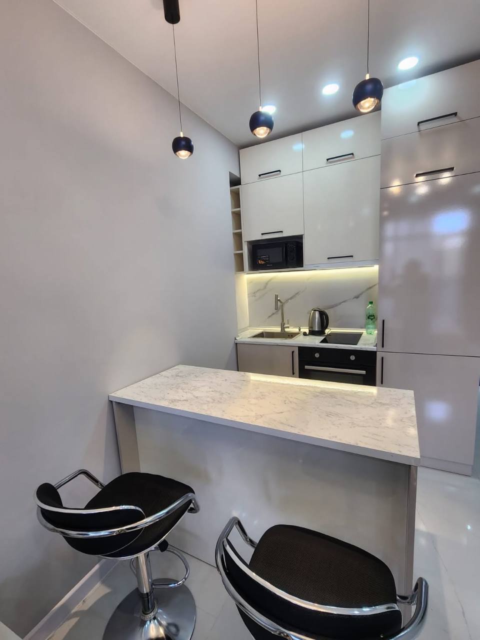 Fully furnished studio apartment in Black Sea Towers, Block B — Photo 4